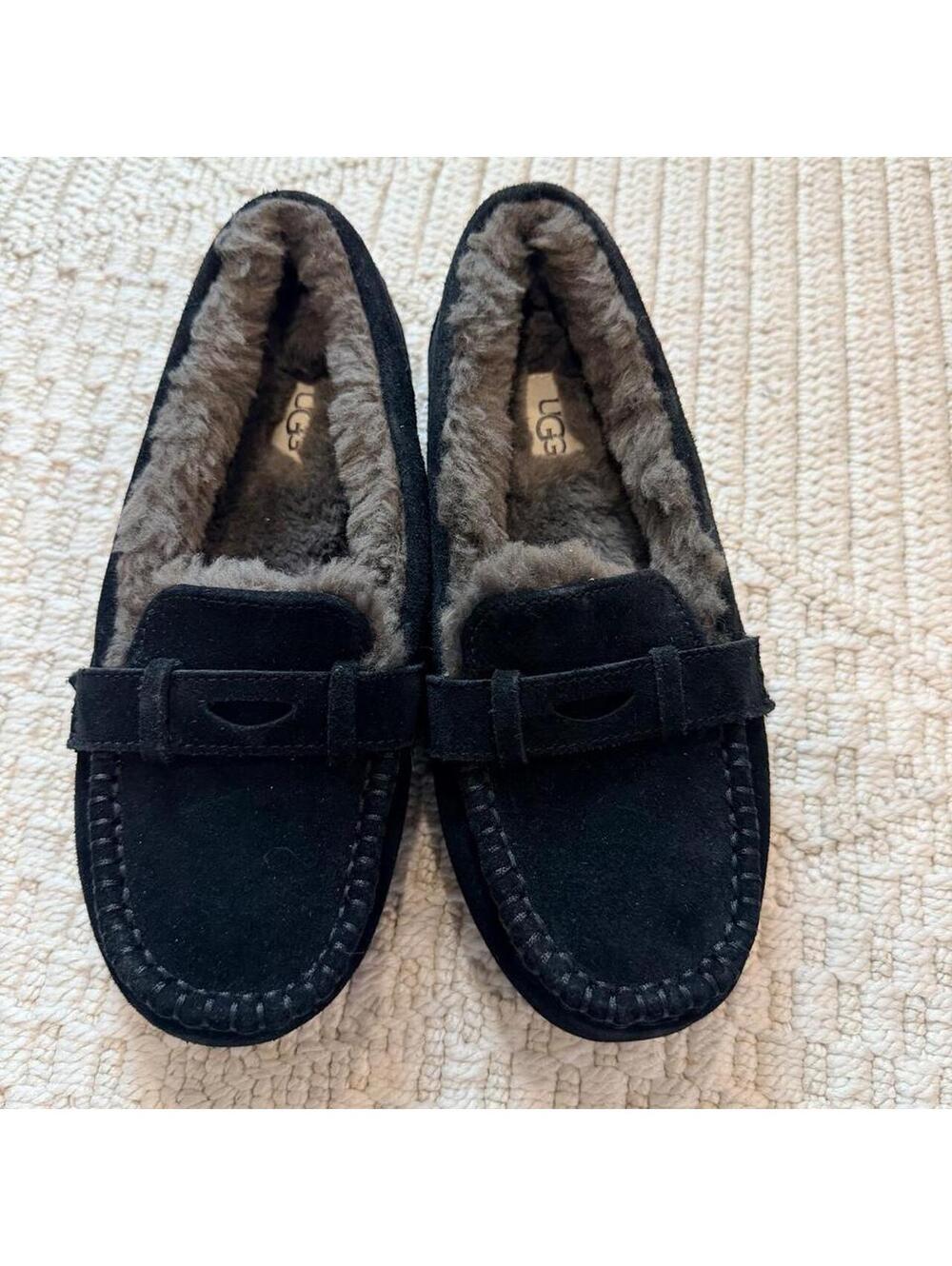 UGG Willow Moc Toe Loafers - Picture 3 of 8